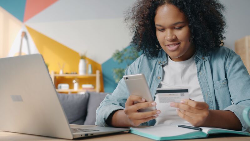 carte-bancaire-pour-jeune